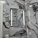 Hotelikum Zentreal Bequem 海尔布隆