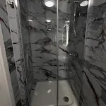 Hotelikum Zentreal Bequem 招待所 *