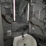 Hotelikum Zentreal Bequem 招待所 海尔布隆