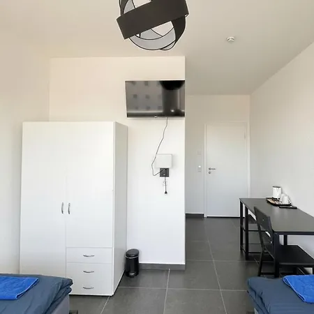 Hotelikum Zentreal Bequem Πανσιόν Χαϊλμπρόν