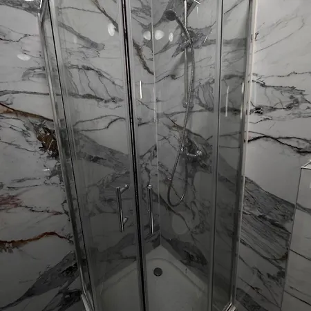Hotelikum Zentreal Bequem 3*