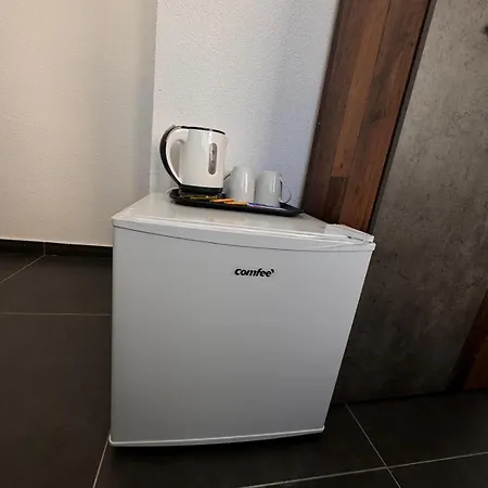 Hotelikum Zentreal Bequem 게스트하우스 3*