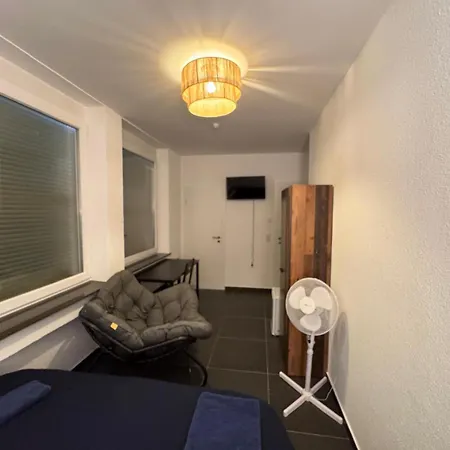 Hotelikum Zentreal Bequem 게스트하우스 3*