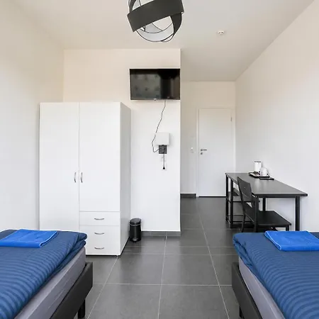 Hotelikum Zentreal Bequem ゲストハウス ハイルブロン