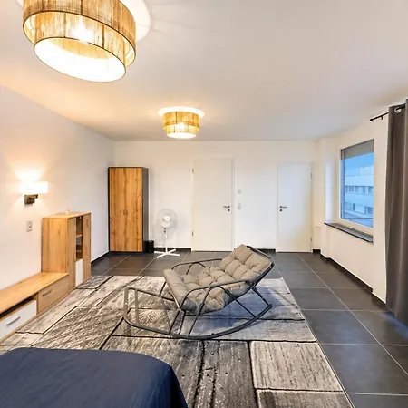 Hotelikum Zentreal Bequem ゲストハウス ハイルブロン