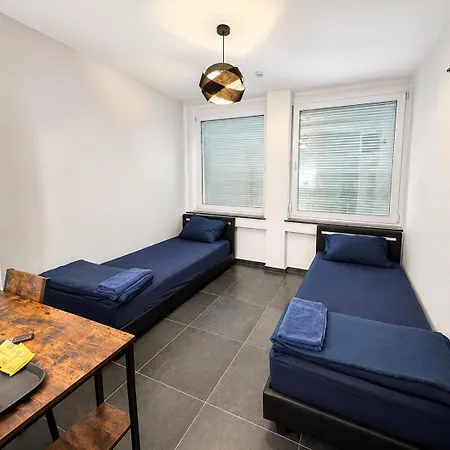 ゲストハウス Hotelikum Zentreal Bequem 3*