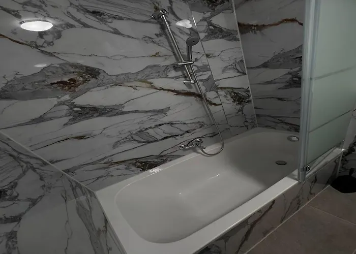 Hotelikum Zentreal Bequem *