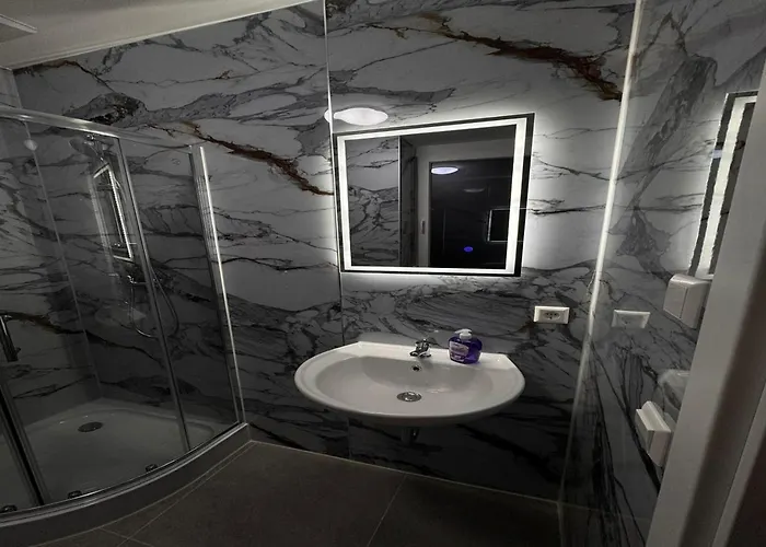 Hotelikum Zentreal Bequem Pensionat *